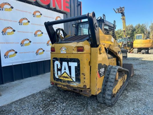Caterpillar 259 B - 3 High Flow à 28500 € HT - Мини-погрузчик с бортовым поворотом: фото 3 Caterpillar 259 B - 3 High Flow à 28500 € HT - Мини-погрузчик с бортовым поворотом: фото 3