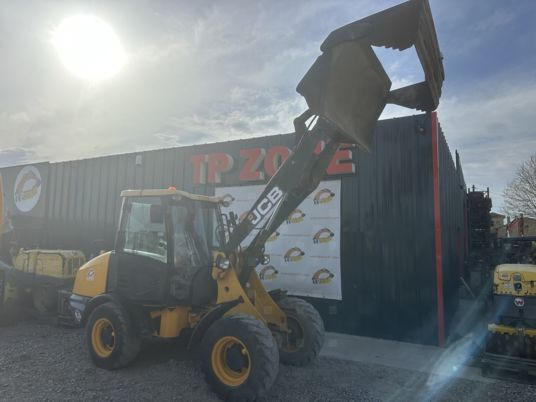 JCB 406 à 23500 € HT - Компактный фронтальный погрузчик: фото 3 JCB 406 à 23500 € HT - Компактный фронтальный погрузчик: фото 3