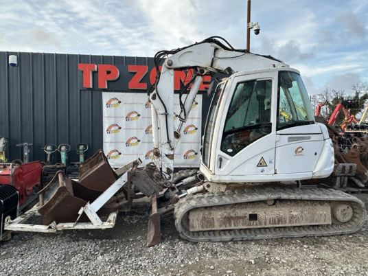 Mecalac 714MC à 29 900 € HT - Гусеничный экскаватор: фото 2 Mecalac 714MC à 29 900 € HT - Гусеничный экскаватор: фото 2