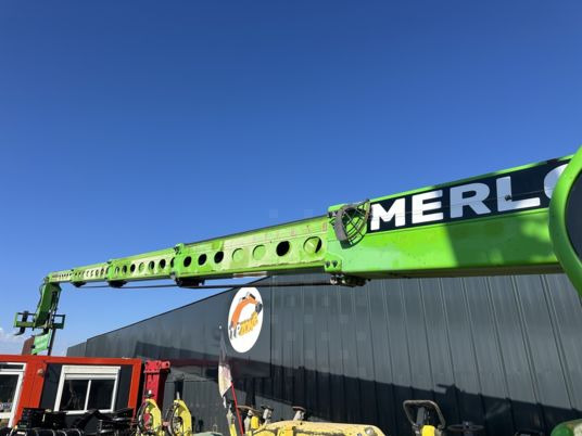 Merlo ROTO 40.26 MCSS à 99500 € HT - Телескопический погрузчик: фото 2 Merlo ROTO 40.26 MCSS à 99500 € HT - Телескопический погрузчик: фото 2