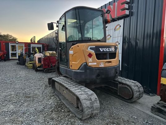 Volvo ECR50 D à 26500 € HT - Мини-экскаватор: фото 2 Volvo ECR50 D à 26500 € HT - Мини-экскаватор: фото 2