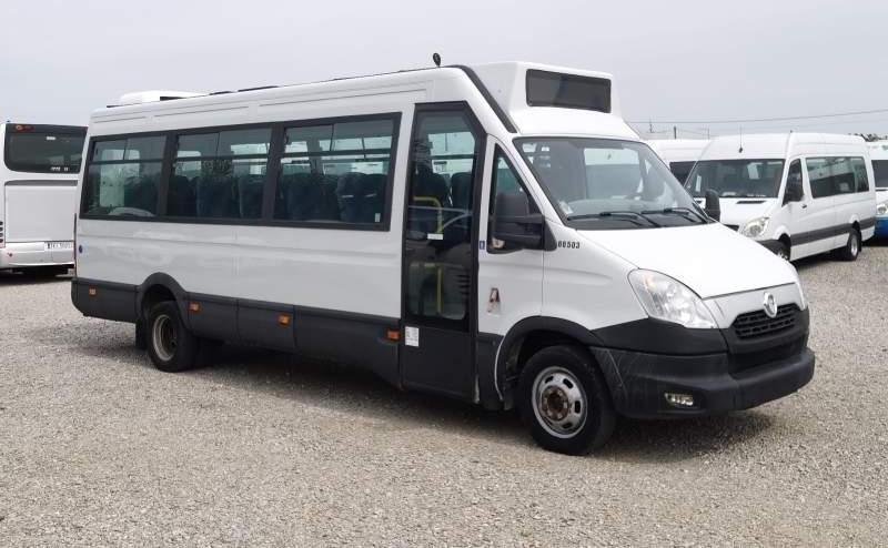 Iveco Daily 23 *NOWY SILNIK* 2 SZTUKI*, klima, winda - Пригородный автобус: фото 1 Iveco Daily 23 *NOWY SILNIK* 2 SZTUKI*, klima, winda - Пригородный автобус: фото 1