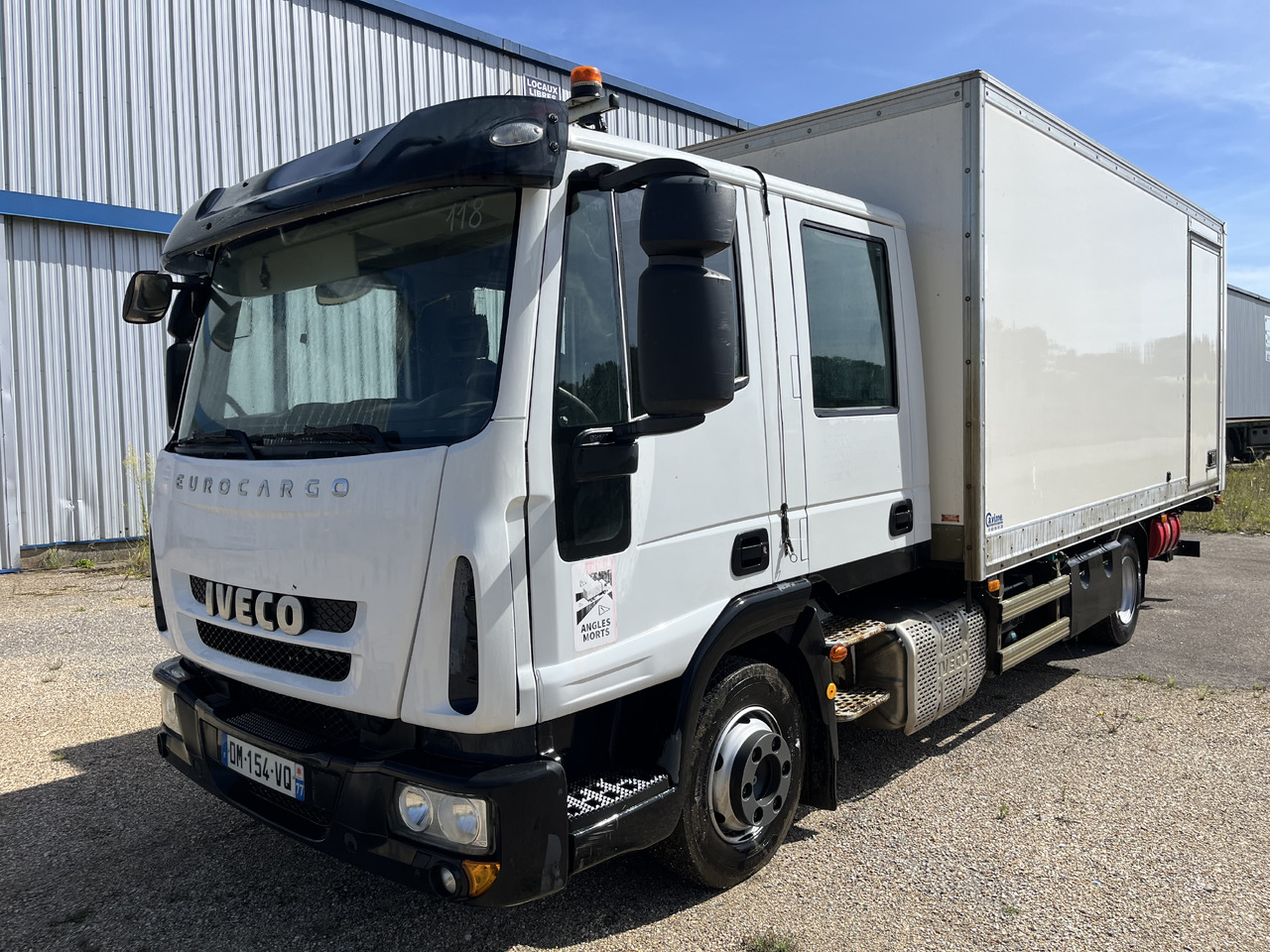 Iveco Eurocargo 100E22 caisse double cabine 7 places - Грузовик с закрытым кузовом: фото 1 Iveco Eurocargo 100E22 caisse double cabine 7 places - Грузовик с закрытым кузовом: фото 1