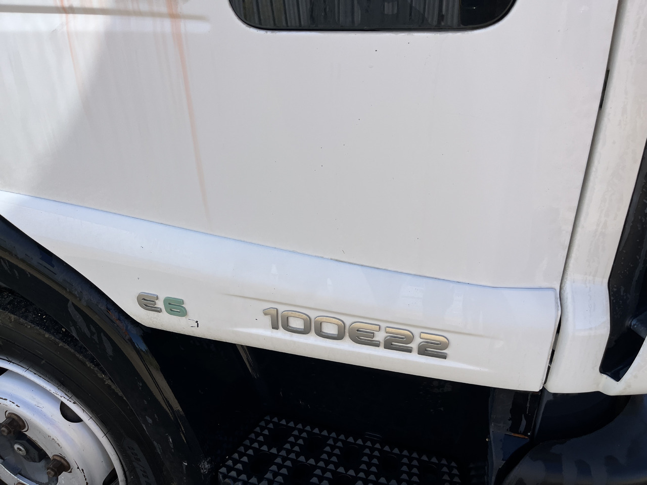 Iveco Eurocargo 100E22 caisse double cabine 7 places - Грузовик с закрытым кузовом: фото 4 Iveco Eurocargo 100E22 caisse double cabine 7 places - Грузовик с закрытым кузовом: фото 4