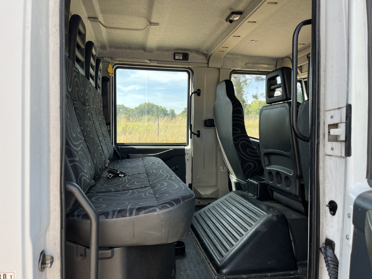 Iveco Eurocargo 100E22 caisse double cabine 7 places - Грузовик с закрытым кузовом: фото 5 Iveco Eurocargo 100E22 caisse double cabine 7 places - Грузовик с закрытым кузовом: фото 5