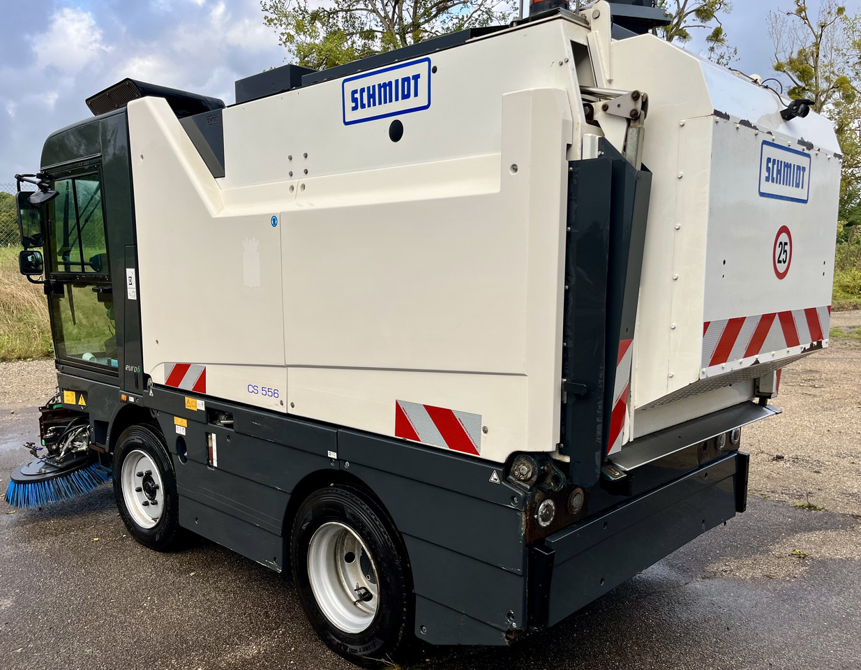 SCHMIDT Cs556 cs500 compact 400 - Подметально-уборочная машина: фото 3 SCHMIDT Cs556 cs500 compact 400 - Подметально-уборочная машина: фото 3