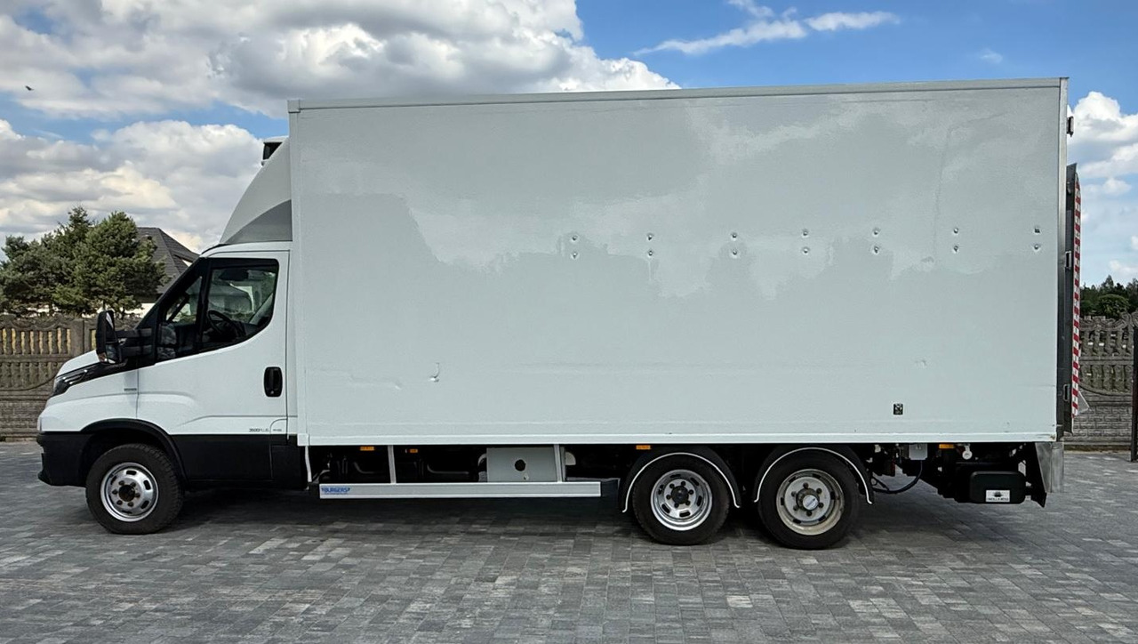 IVECO 40C18 BE COMBI – chłodnia z windą, kat. B+E, polift, 2019 rok - Фургон-рефрижератор: фото 1 IVECO 40C18 BE COMBI – chłodnia z windą, kat. B+E, polift, 2019 rok - Фургон-рефрижератор: фото 1