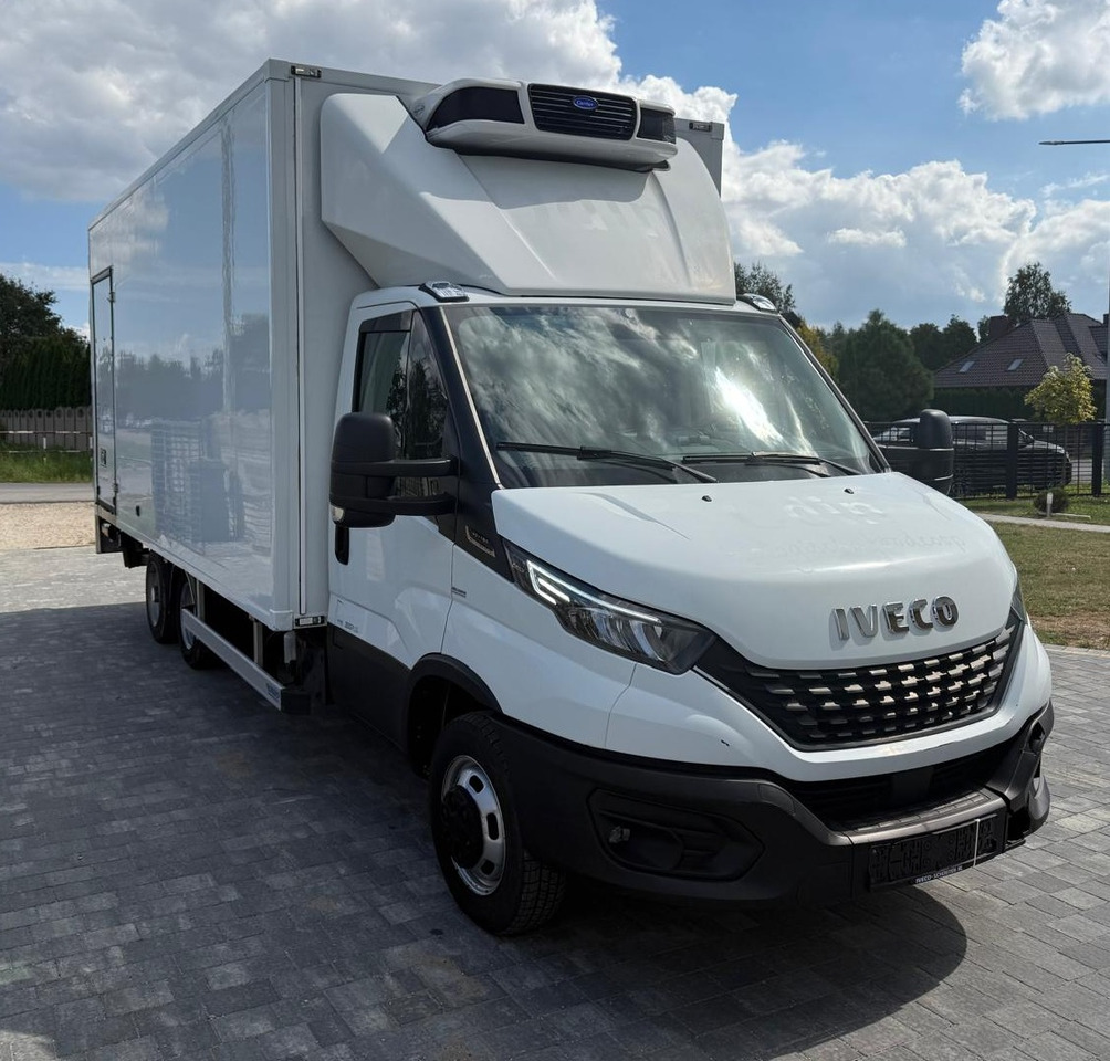 IVECO 40C18 BE COMBI – chłodnia z windą, kat. B+E, polift, 2019 rok - Фургон-рефрижератор: фото 4 IVECO 40C18 BE COMBI – chłodnia z windą, kat. B+E, polift, 2019 rok - Фургон-рефрижератор: фото 4