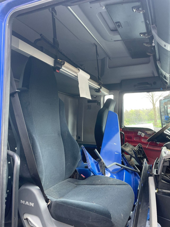 MAN Kabine MAN TGX 18.400 Euro 5 Bj. 2008 Fahrerhaus - Кабина и интерьер для Грузовиков: фото 5 MAN Kabine MAN TGX 18.400 Euro 5 Bj. 2008 Fahrerhaus - Кабина и интерьер для Грузовиков: фото 5