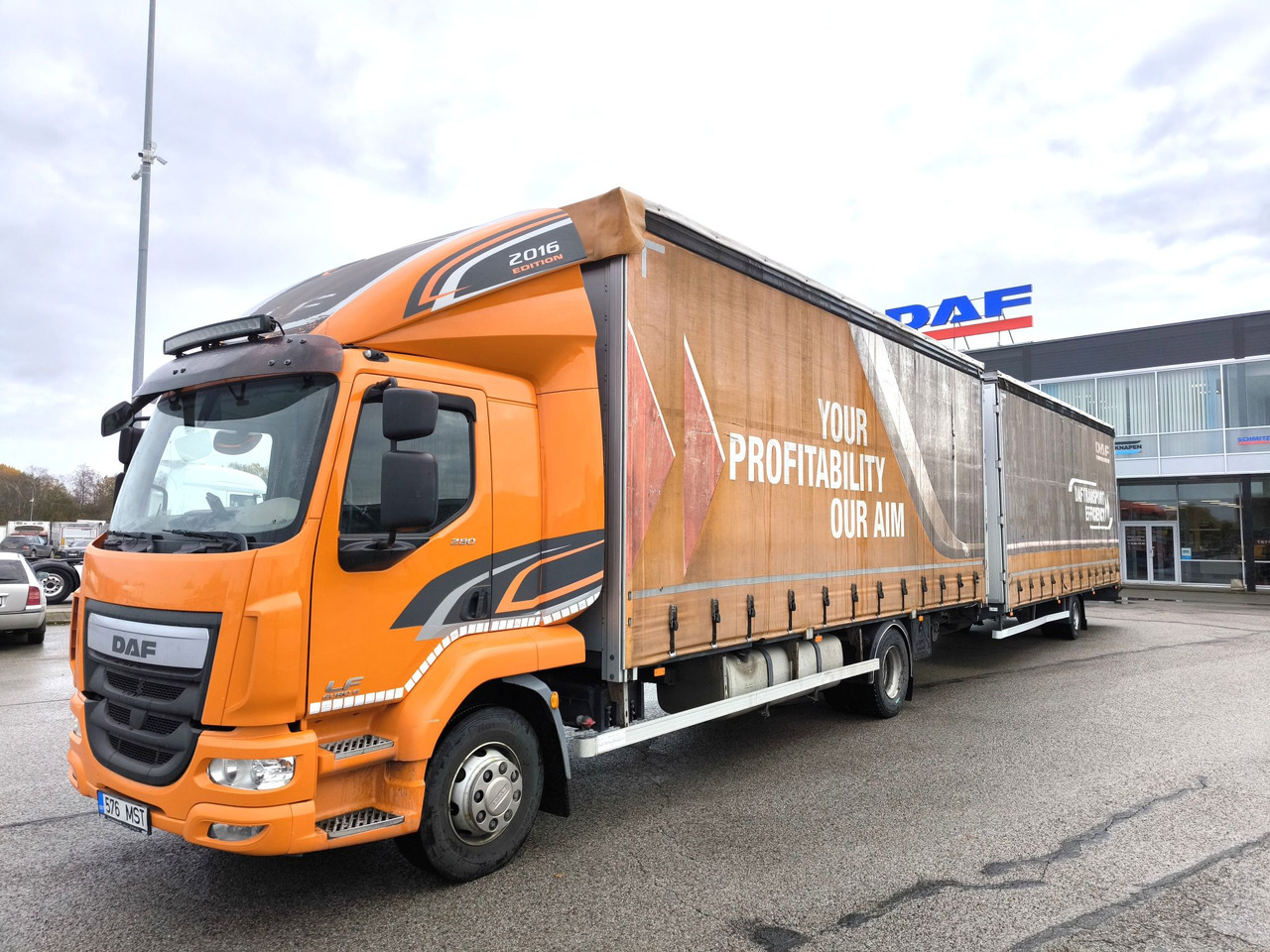 DAF LF 280 FA - Тентованный грузовик: фото 1 DAF LF 280 FA - Тентованный грузовик: фото 1