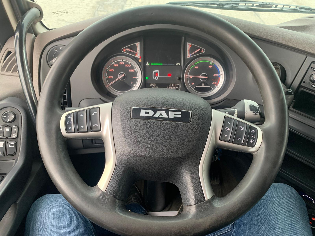 Тягач DAF XF480FT Push Floor Hydraulics: фото 9