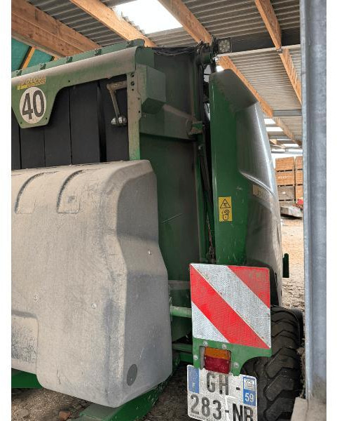 JOHN DEERE V461M - Пресс-подборщик рулонный: фото 2 JOHN DEERE V461M - Пресс-подборщик рулонный: фото 2