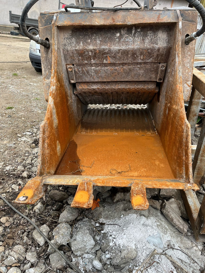 BM BF 90.3 Crusher bucket - Ковш для Строительной техники: фото 1 BM BF 90.3 Crusher bucket - Ковш для Строительной техники: фото 1