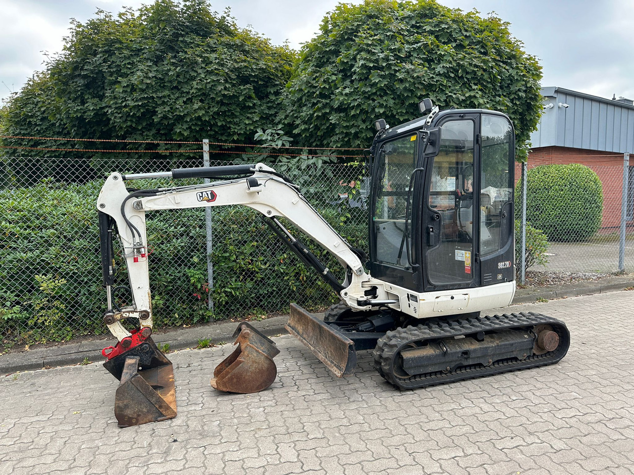 CAT 302.7 DCR Mini excavator, 2 Buckets, TOP !!! - Мини-экскаватор: фото 1 CAT 302.7 DCR Mini excavator, 2 Buckets, TOP !!! - Мини-экскаватор: фото 1