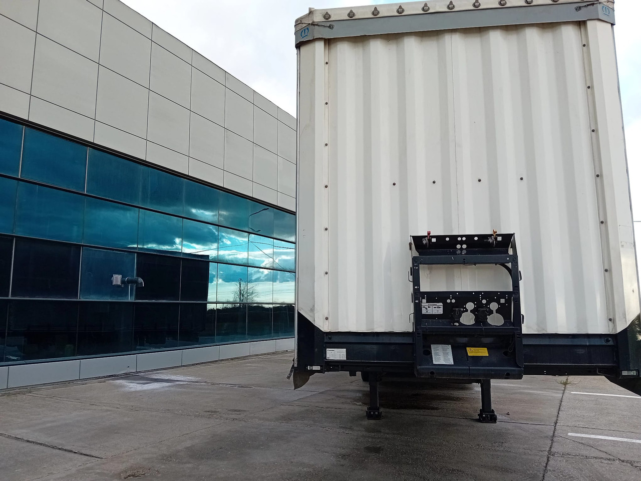 Krone Sliding Tarpaulin Semi-trailer Standard, TOP ! - Тентованный полуприцеп: фото 4 Krone Sliding Tarpaulin Semi-trailer Standard, TOP ! - Тентованный полуприцеп: фото 4