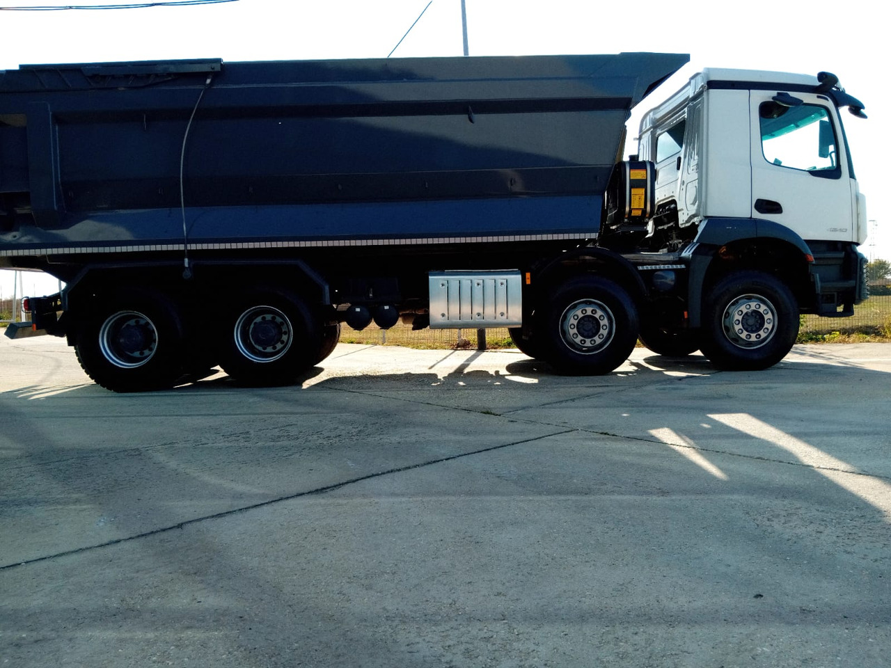 Mercedes-Benz Arocs 42.40 8×4 Basculanta/Tipper/Kipper Heavy Duty, TOP !!! - Самосвал: фото 3 Mercedes-Benz Arocs 42.40 8×4 Basculanta/Tipper/Kipper Heavy Duty, TOP !!! - Самосвал: фото 3