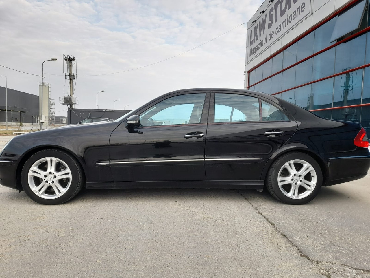 Mercedes Benz E350 - Легковой автомобиль: фото 3 Mercedes Benz E350 - Легковой автомобиль: фото 3