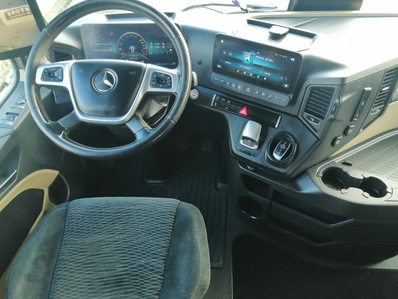 Mercedes-Benz Actros 1845 LS, BIG SPACE, TOP!!! - Тягач: фото 4 Mercedes-Benz Actros 1845 LS, BIG SPACE, TOP!!! - Тягач: фото 4