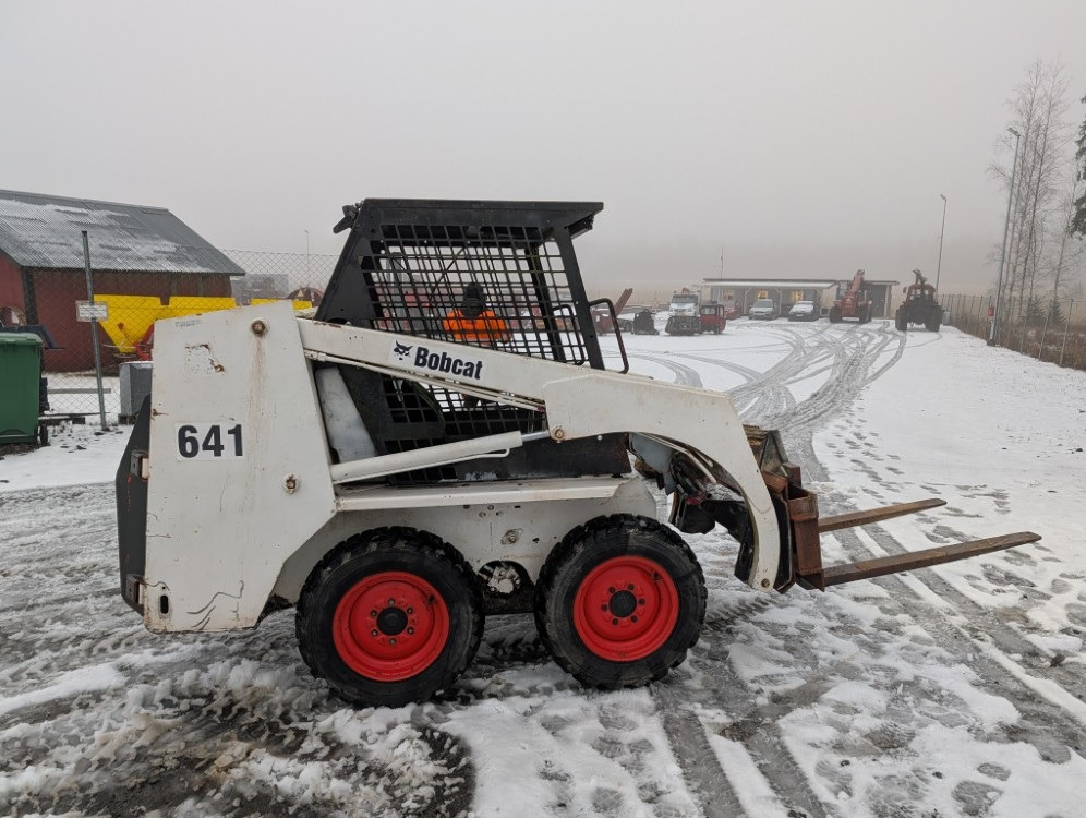 BOBCAT 641 - VIDEO - Мини-погрузчик с бортовым поворотом: фото 4 BOBCAT 641 - VIDEO - Мини-погрузчик с бортовым поворотом: фото 4