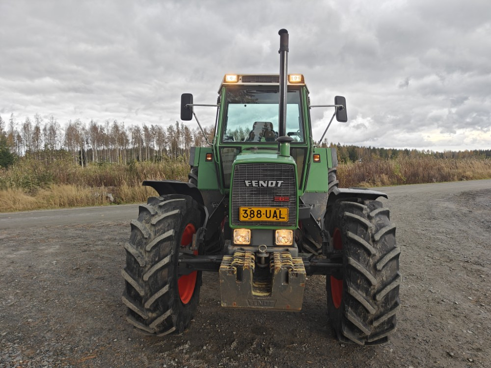 FENDT Farmer 312LSA Turbomatik - Трактор: фото 5 FENDT Farmer 312LSA Turbomatik - Трактор: фото 5