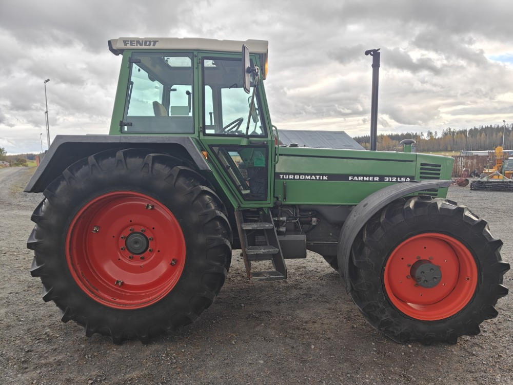 FENDT Farmer 312LSA Turbomatik - Трактор: фото 4 FENDT Farmer 312LSA Turbomatik - Трактор: фото 4