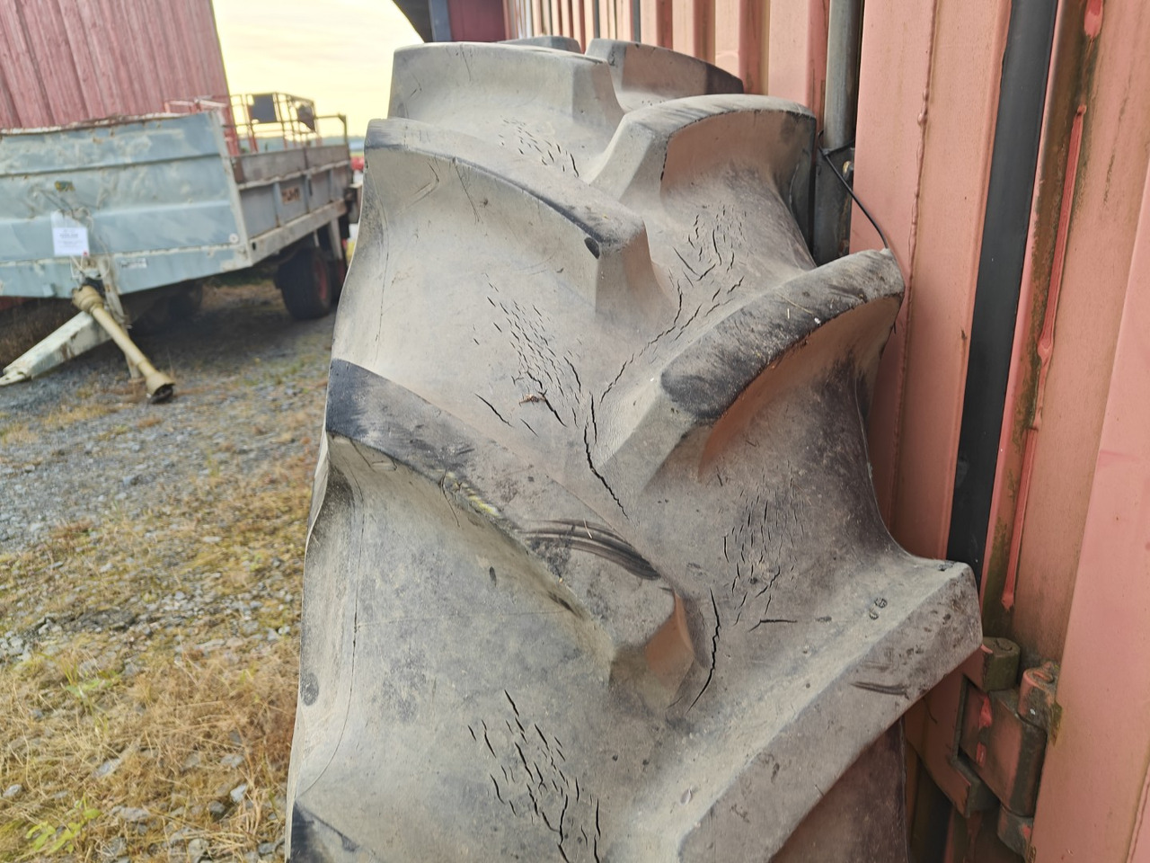 MICHELIN 18.4R38 traktorin renkaat - Шины и диски для Тракторов: фото 5 MICHELIN 18.4R38 traktorin renkaat - Шины и диски для Тракторов: фото 5