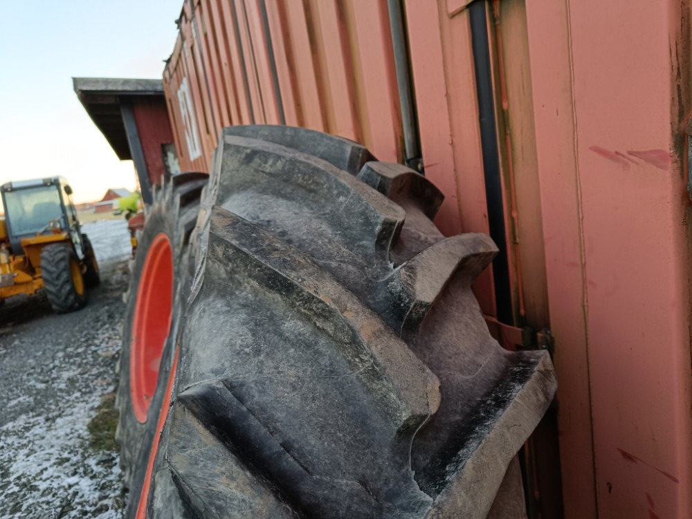 Колесо Taurus 18.4R38 renkaat - Fendt Farmer: фото 15