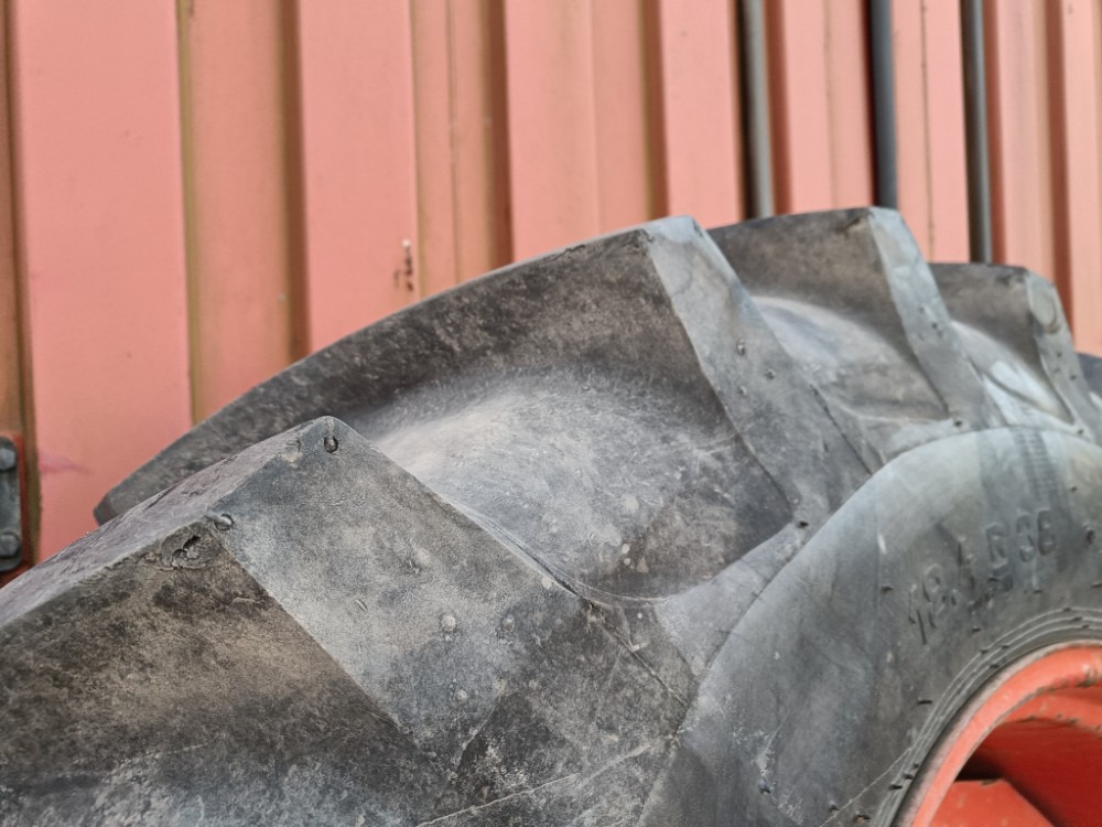 Колесо Taurus 18.4R38 renkaat - Fendt Farmer: фото 6