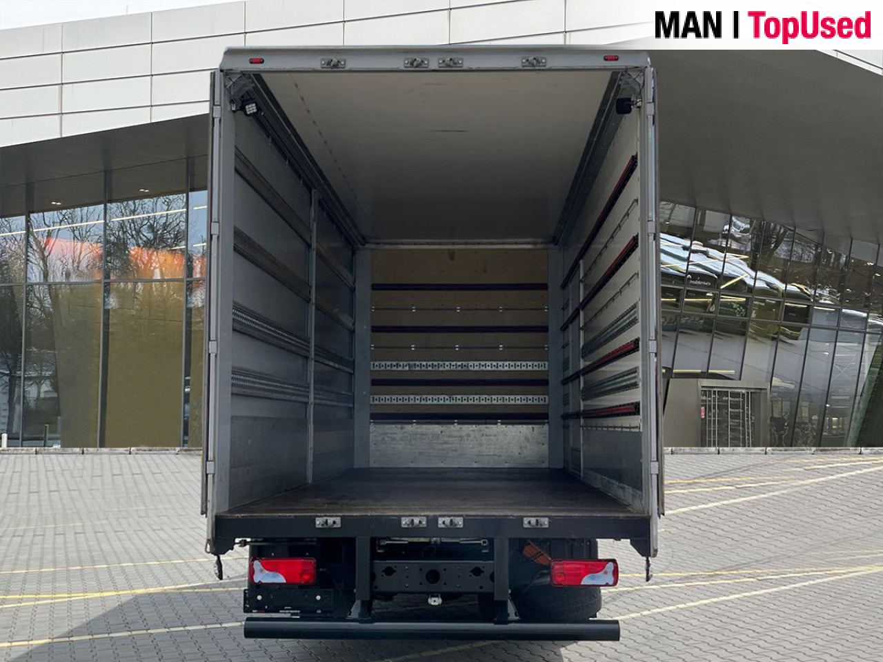 Грузовик с закрытым кузовом MAN TGL 12.250 4x2 BL CH: фото 14