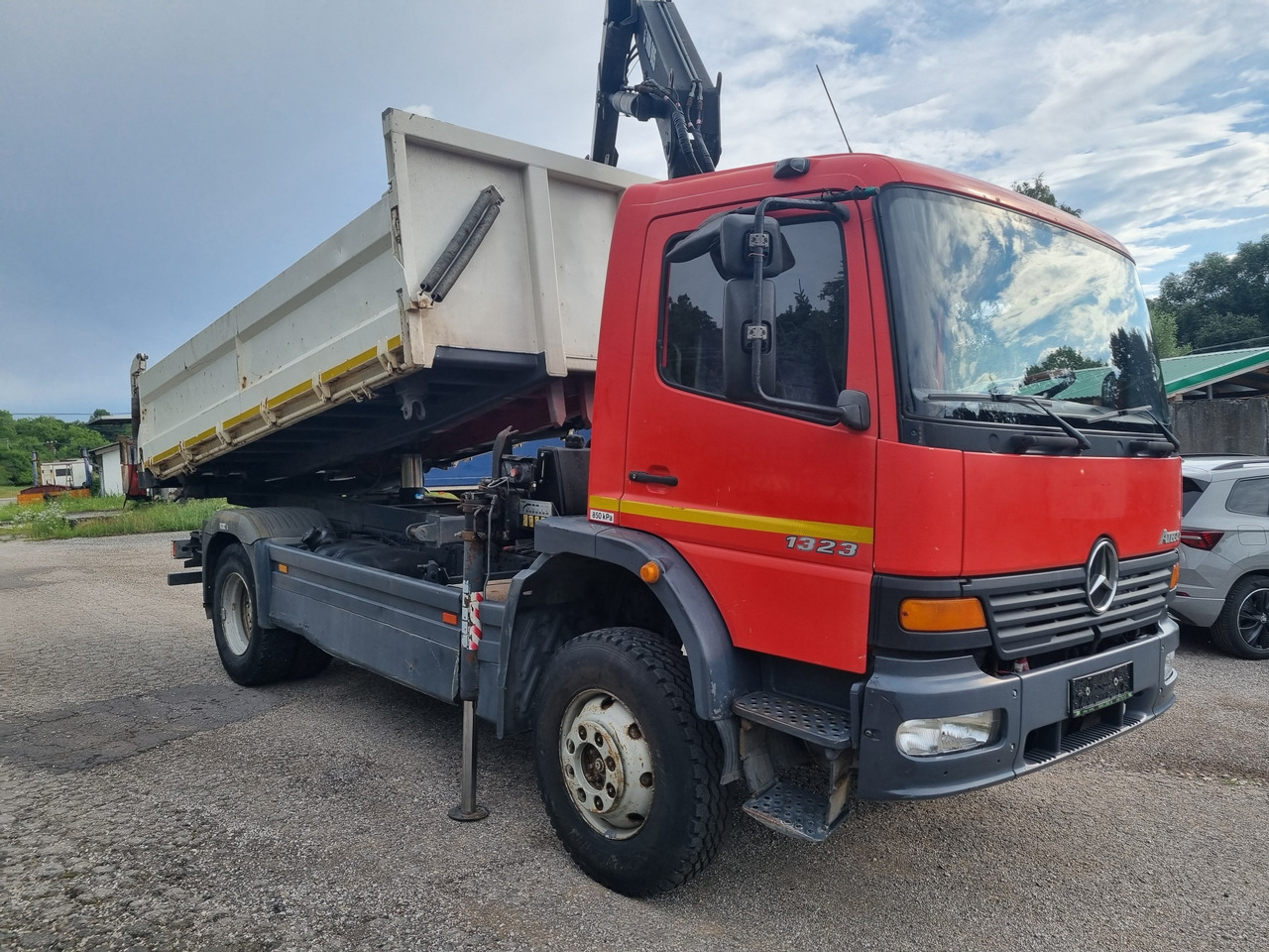 MERCEDES-BENZ ATEGO 1323 4x4 tipper + crane HIAB 095 - Самосвал, Автоманипулятор: фото 3 MERCEDES-BENZ ATEGO 1323 4x4 tipper + crane HIAB 095 - Самосвал, Автоманипулятор: фото 3