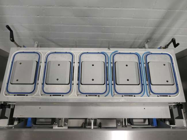 Упаковочное оборудование Mecapack traysealer O² 7000: фото 7 Упаковочное оборудование Mecapack traysealer O² 7000: фото 7