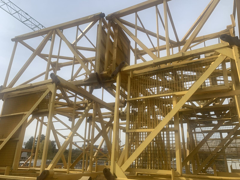 Liebherr 120HC - Башенный кран: фото 1 Liebherr 120HC - Башенный кран: фото 1