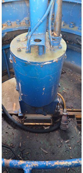 Liebherr 180EC-H 40m jib slewing part / good price - Башенный кран: фото 4 Liebherr 180EC-H 40m jib slewing part / good price - Башенный кран: фото 4