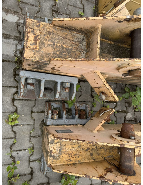 Liebherr 185/200HC Undercarriage 6x6 + 2x A block - Башенный кран: фото 2 Liebherr 185/200HC Undercarriage 6x6 + 2x A block - Башенный кран: фото 2