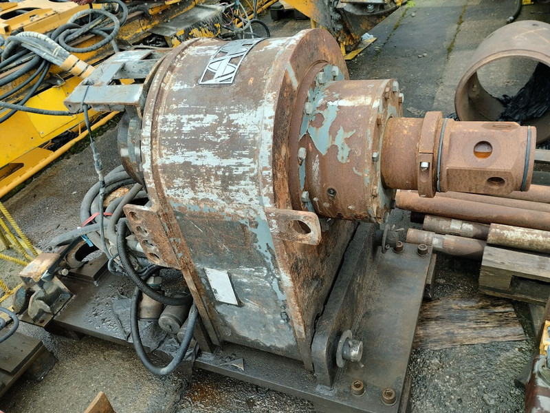 Zeppelin RG15T UM.50 + drill STDS AD3500 - Буровая машина: фото 4 Zeppelin RG15T UM.50 + drill STDS AD3500 - Буровая машина: фото 4