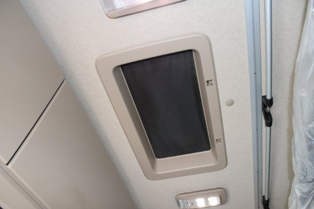 Тентованный грузовик Mercedes-Benz Actros 2542: фото 8 Тентованный грузовик Mercedes-Benz Actros 2542: фото 8