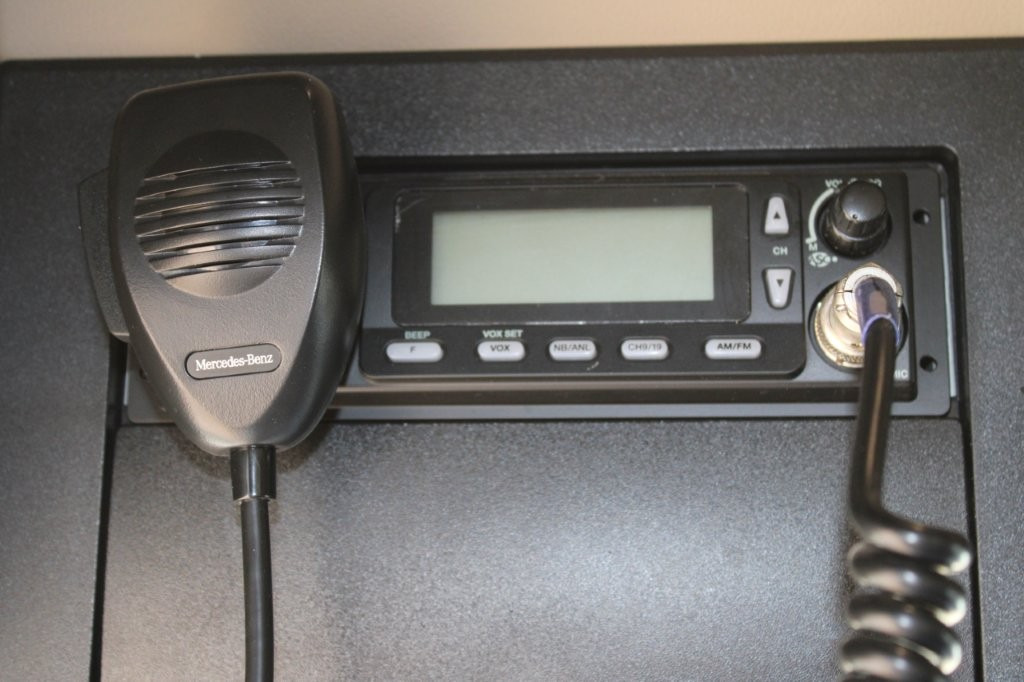 Тентованный грузовик Mercedes-Benz Actros 2542: фото 9 Тентованный грузовик Mercedes-Benz Actros 2542: фото 9