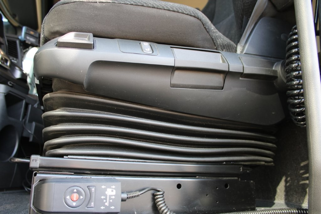 Тентованный грузовик Mercedes-Benz Actros 2542: фото 12 Тентованный грузовик Mercedes-Benz Actros 2542: фото 12