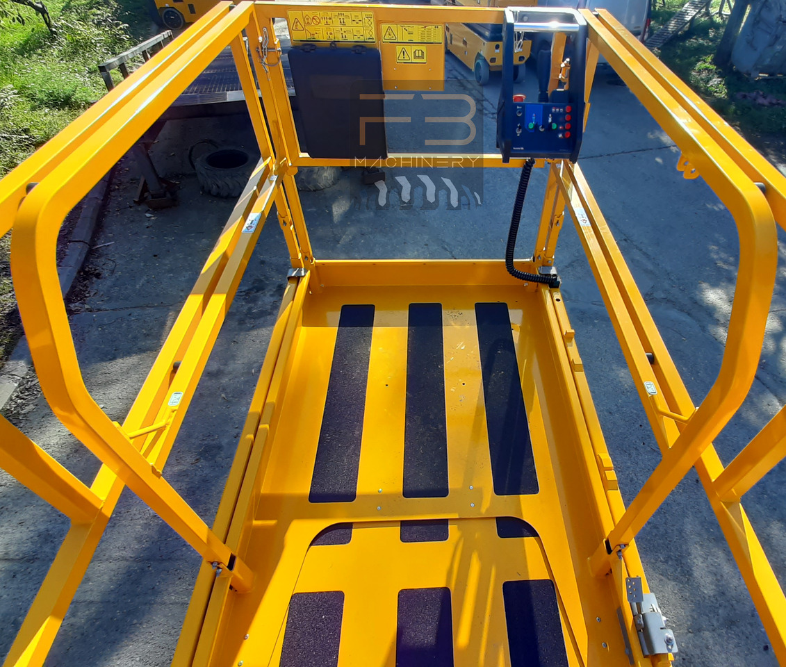 Compact 12 - Ножничный подъемник: фото 5 Compact 12 - Ножничный подъемник: фото 5