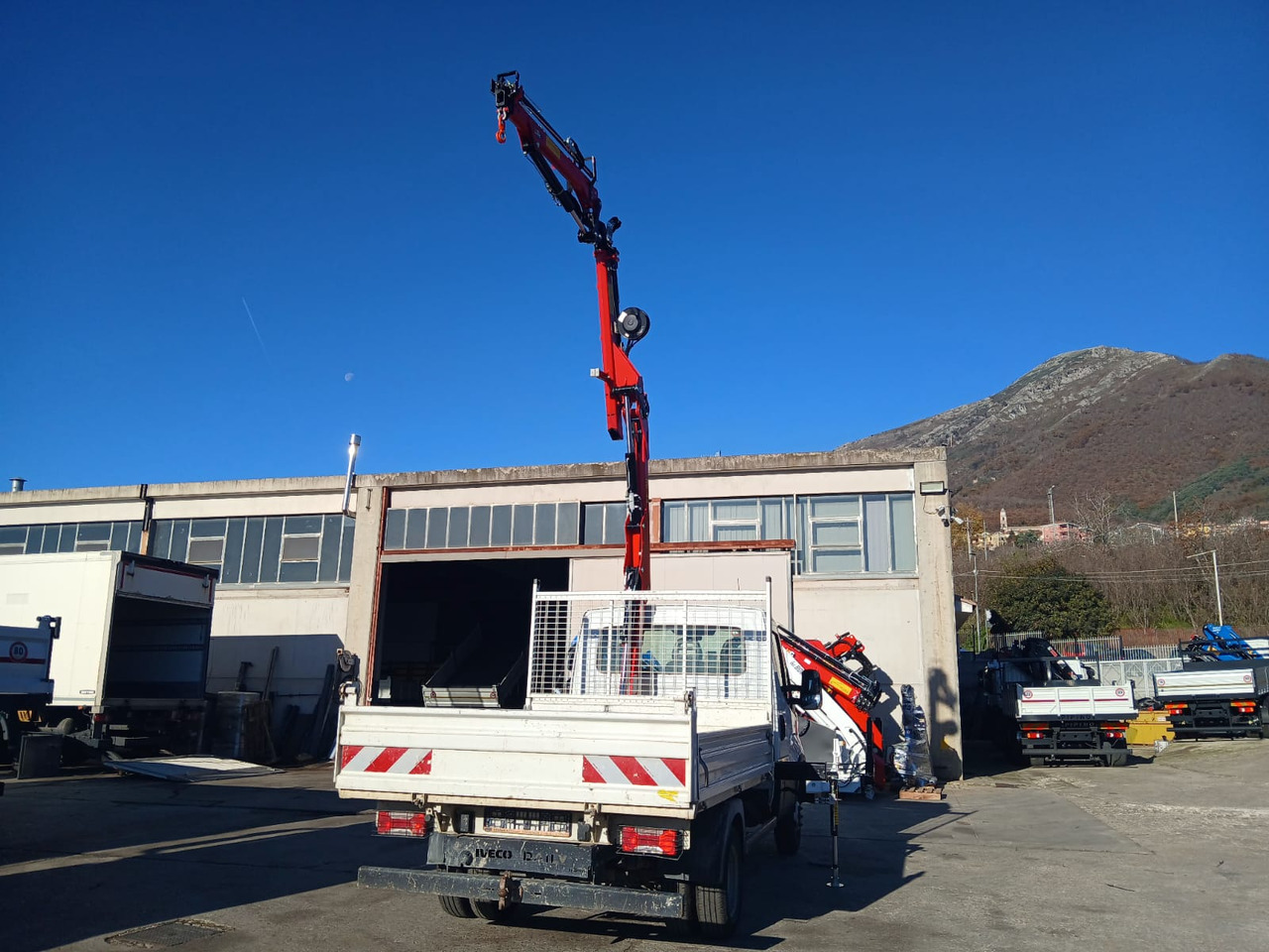 IVECO DAILY 35-120 - Автоманипулятор: фото 4 IVECO DAILY 35-120 - Автоманипулятор: фото 4