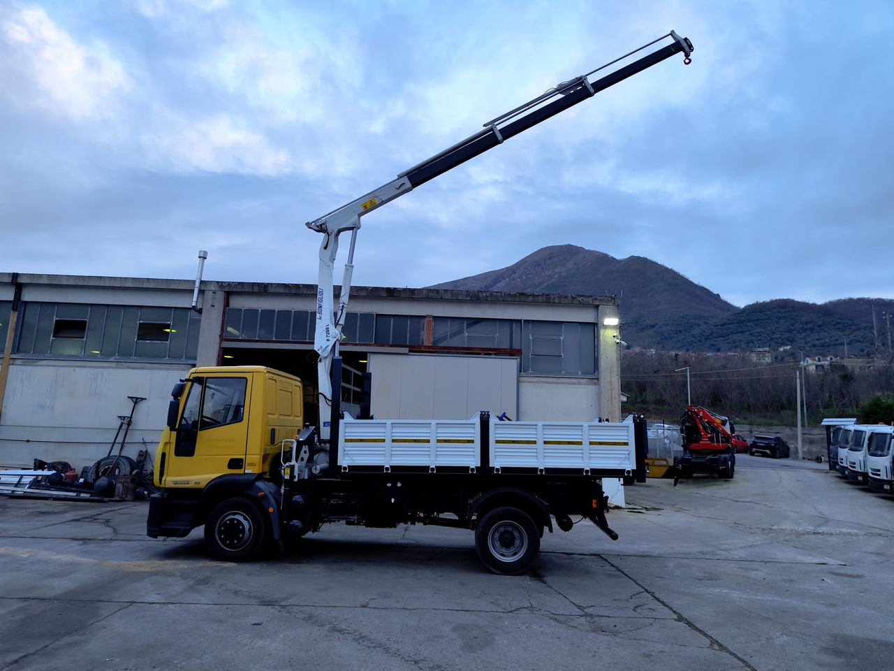 Автоманипулятор, Самосвал IVECO EUROCARGO 120E28P: фото 22 Автоманипулятор, Самосвал IVECO EUROCARGO 120E28P: фото 22