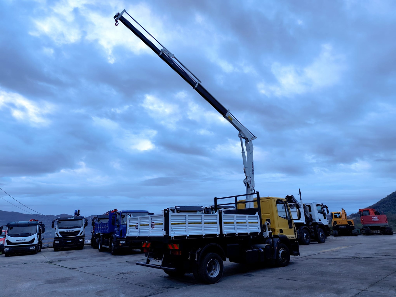 Автоманипулятор, Самосвал IVECO EUROCARGO 120E28P: фото 18 Автоманипулятор, Самосвал IVECO EUROCARGO 120E28P: фото 18
