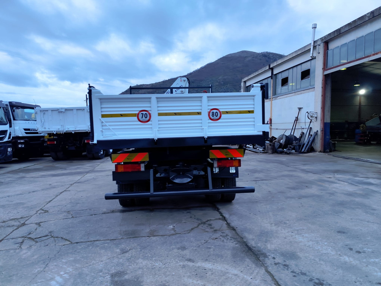 Автоманипулятор, Самосвал IVECO EUROCARGO 120E28P: фото 37 Автоманипулятор, Самосвал IVECO EUROCARGO 120E28P: фото 37