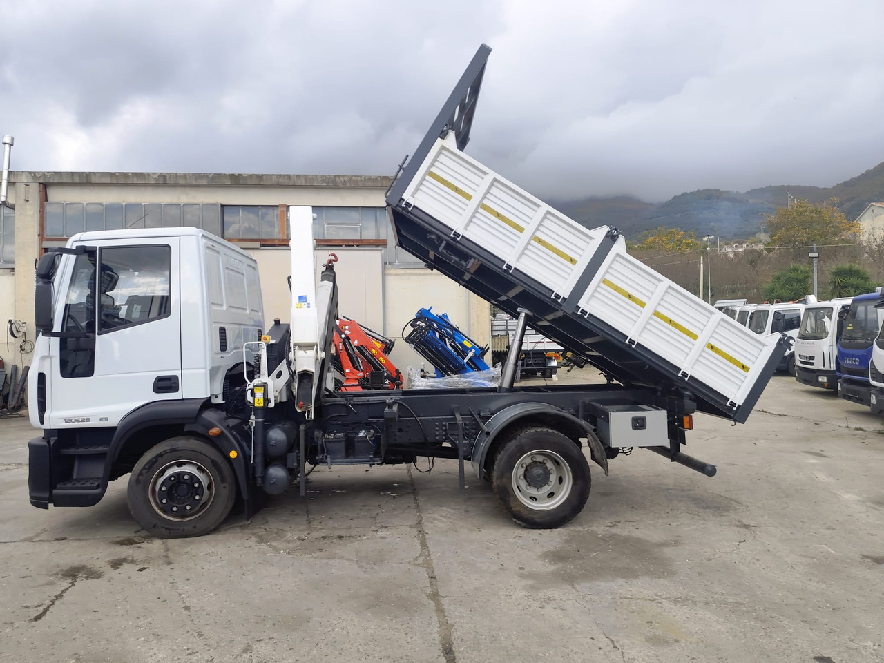 Автоманипулятор IVECO EUROCARGO 120E28P: фото 37