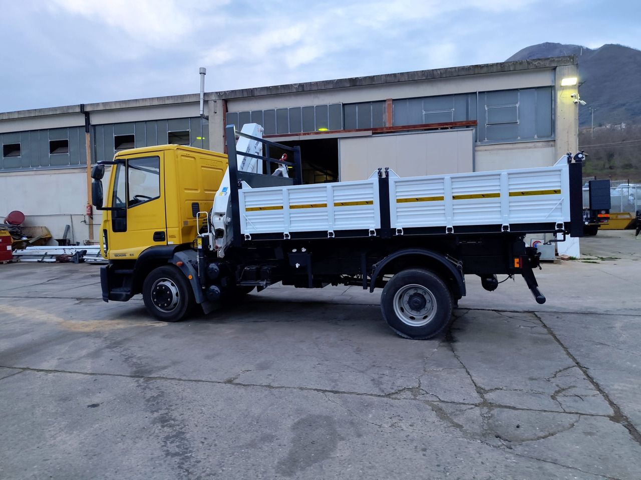 Автоманипулятор, Самосвал IVECO EUROCARGO 120E28P: фото 32 Автоманипулятор, Самосвал IVECO EUROCARGO 120E28P: фото 32