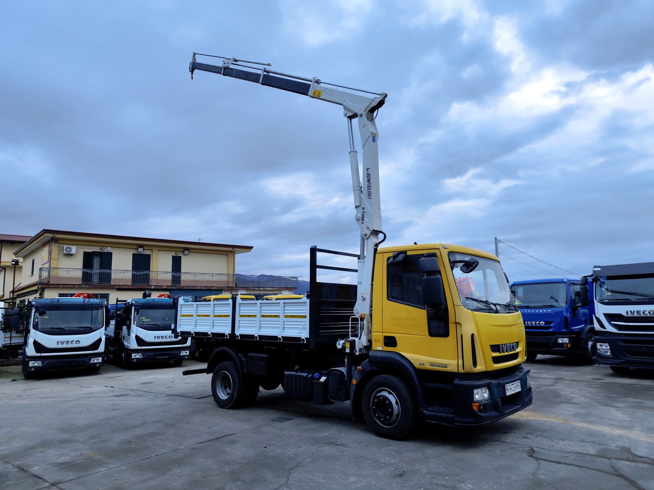 Автоманипулятор, Самосвал IVECO EUROCARGO 120E28P: фото 17 Автоманипулятор, Самосвал IVECO EUROCARGO 120E28P: фото 17