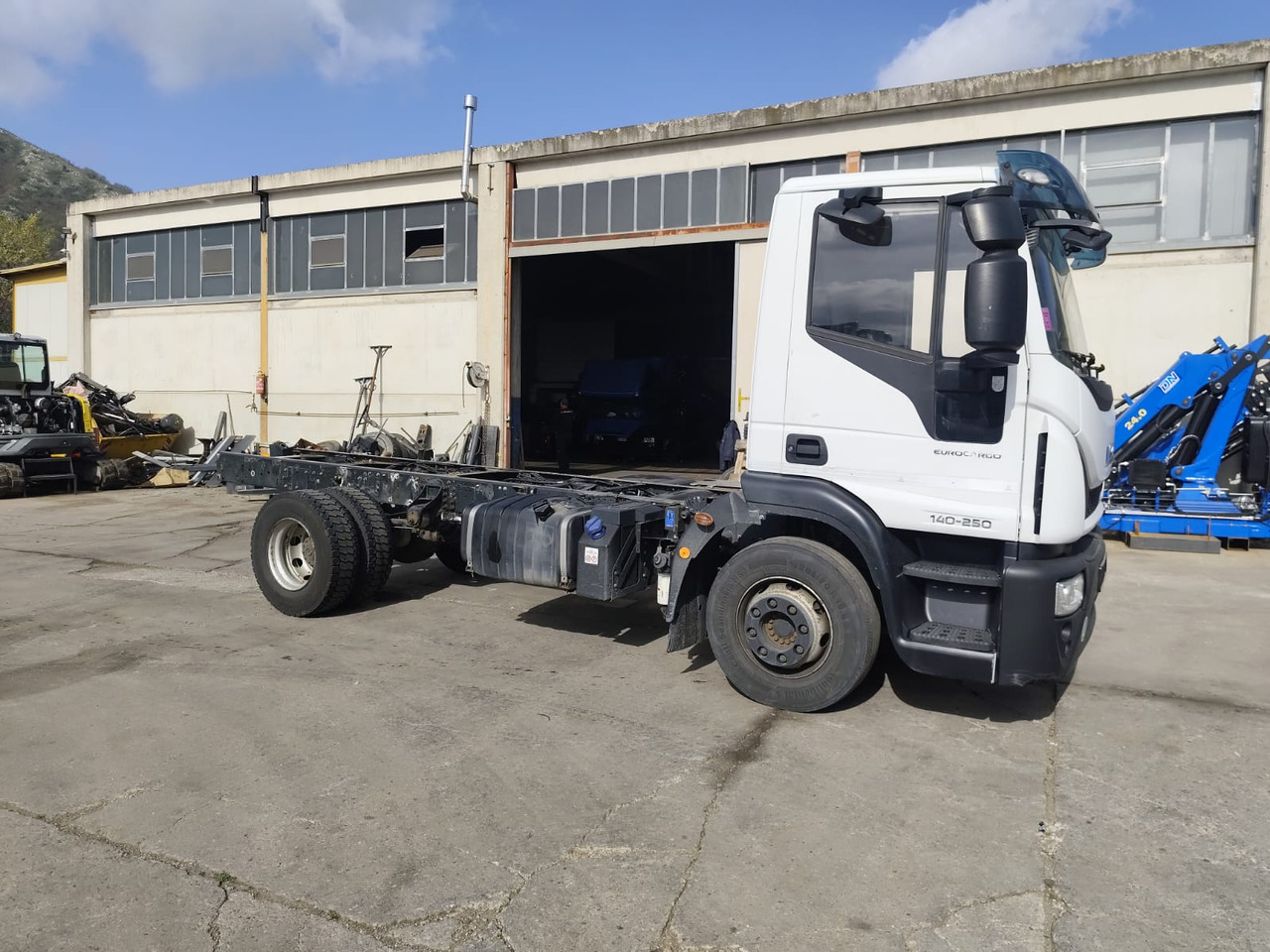 IVECO EUROCARGO 140-250 - Грузовик-шасси: фото 5 IVECO EUROCARGO 140-250 - Грузовик-шасси: фото 5