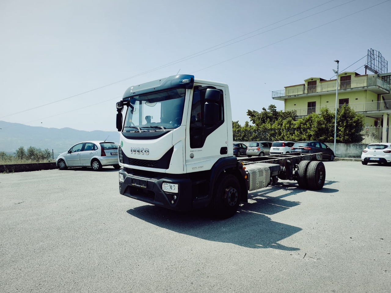 IVECO EUROCARGO 160-280 - Грузовик-шасси, Автоманипулятор: фото 1 IVECO EUROCARGO 160-280 - Грузовик-шасси, Автоманипулятор: фото 1