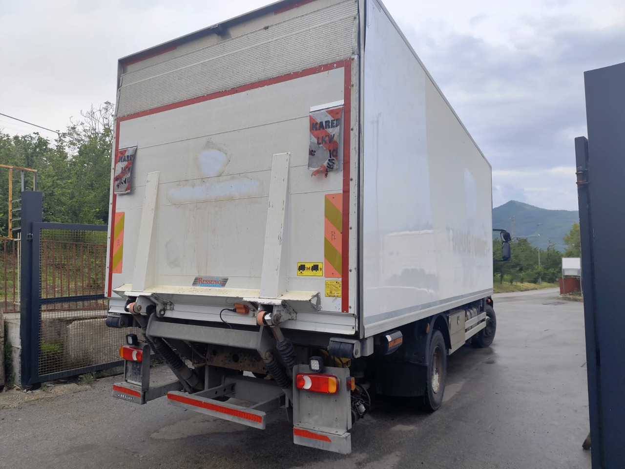 IVECO EUROCARGO 160-280 - Грузовик-шасси, Автоманипулятор: фото 2 IVECO EUROCARGO 160-280 - Грузовик-шасси, Автоманипулятор: фото 2