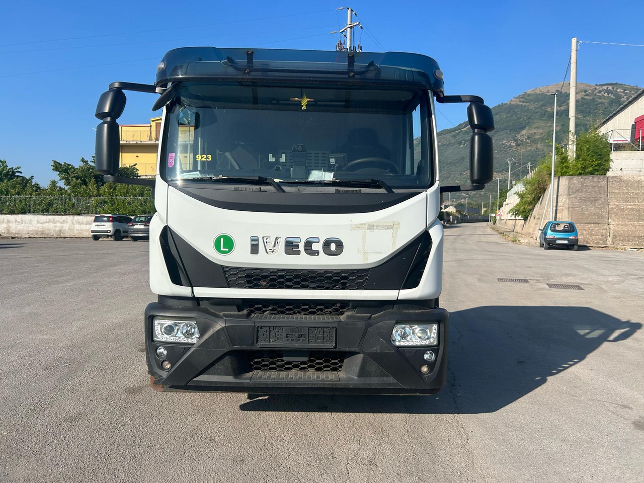 IVECO EUROCARGO 180-320 - Грузовик-шасси: фото 5 IVECO EUROCARGO 180-320 - Грузовик-шасси: фото 5